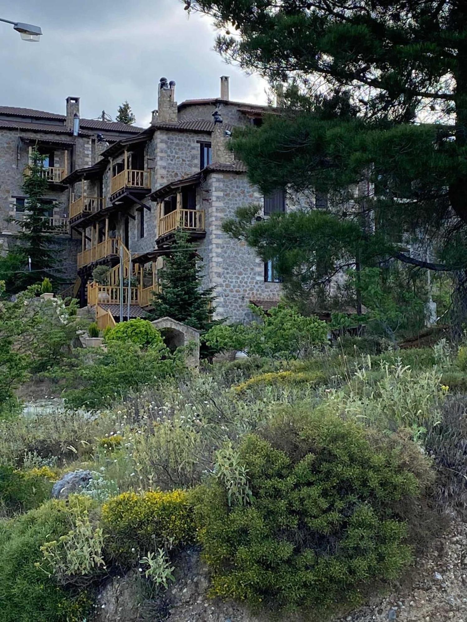 Nymfes Guesthouse Synikia Mesi Trikalon ภายนอก รูปภาพ